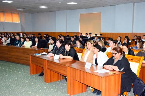 «ЖАҢА КОНСТИТУЦИЯ – СЕНІММЕН ДАМУДЫҢ ЖАҢА БАҒЫТЫ» АТТЫ КЕҢЕЙТІЛГЕН КЕЗДЕСУ ӨТТІ