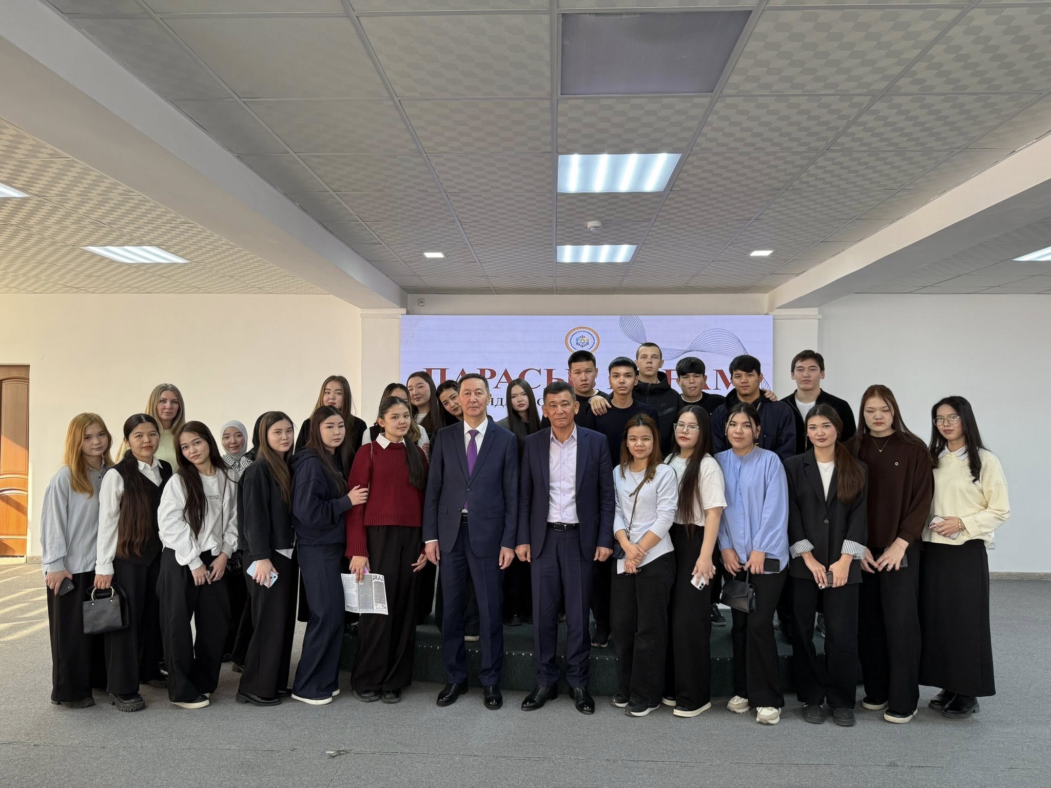  «Жастарды құқықтық тәрбиелеу сыбайлас жемқорлыққа қарсы дүниетанымның негізі» атты жобасы аясында жастармен кездесу өтті.