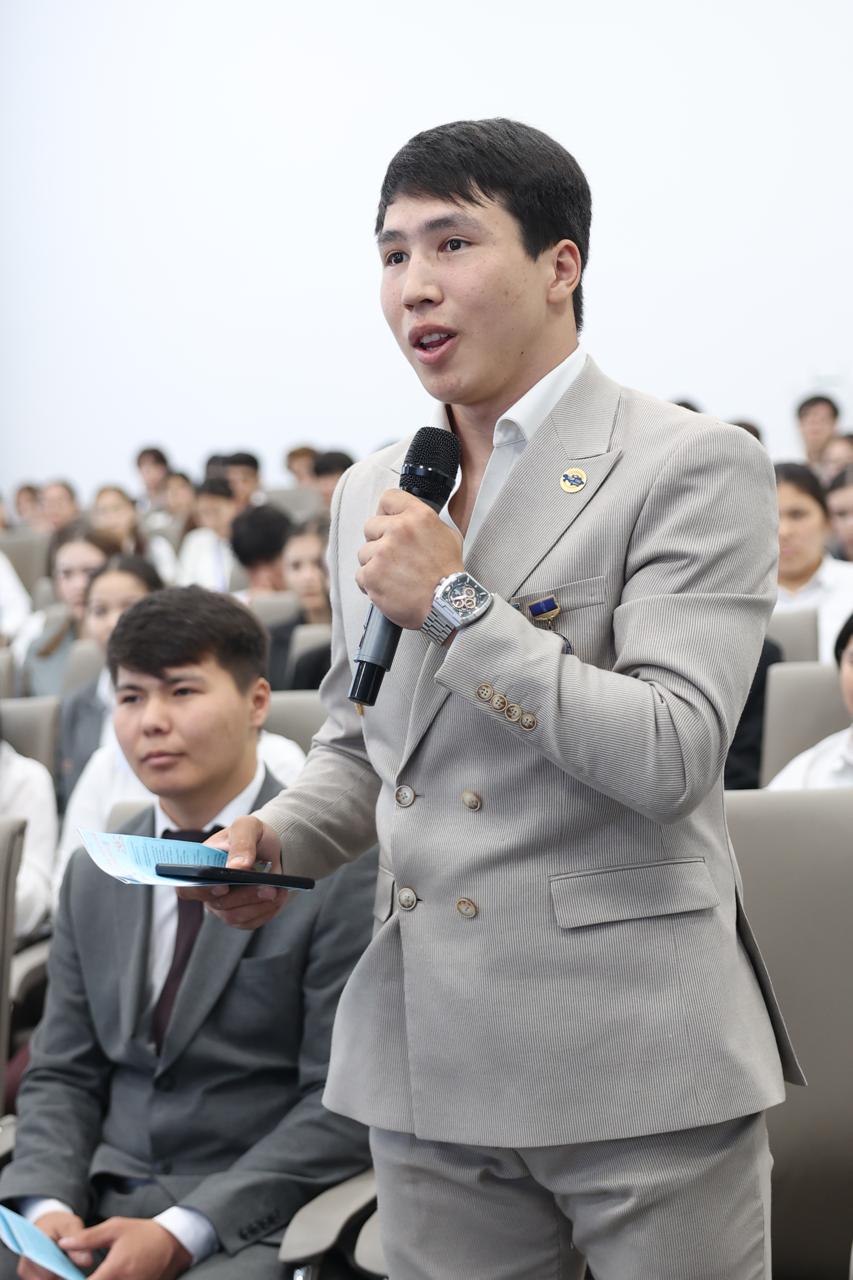 «Жастарды құқықтық тәрбиелеу – сыбайлас жемқорлыққа қарсы дүниетанымның негізі» тақырыбында сұхбаттасу