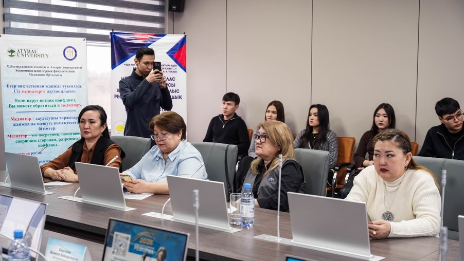 ✅«Әділетті Қазақстанның конституциялық тұғыры ретіндегі заң мен тәртіп» тақырыбындағы дөңгелек ү (3).jpg