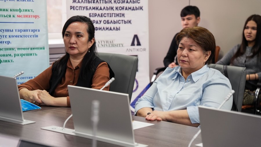 ✅«Әділетті Қазақстанның конституциялық тұғыры ретіндегі заң мен тәртіп» тақырыбындағы дөңгелек ү (2).jpg
